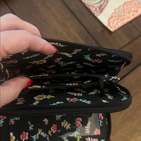 Vera Bradley EUC Black Nylon All-In-One Clutch Wallet (has D-rings for strap) - Picture 9 of 12